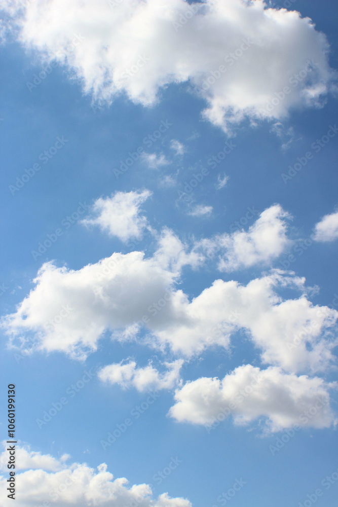 Obraz premium blue sky with white clouds