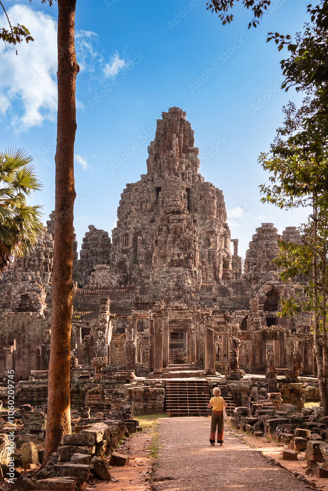 Obraz premium Bayon temple, ancient temple ruins in Cambodia