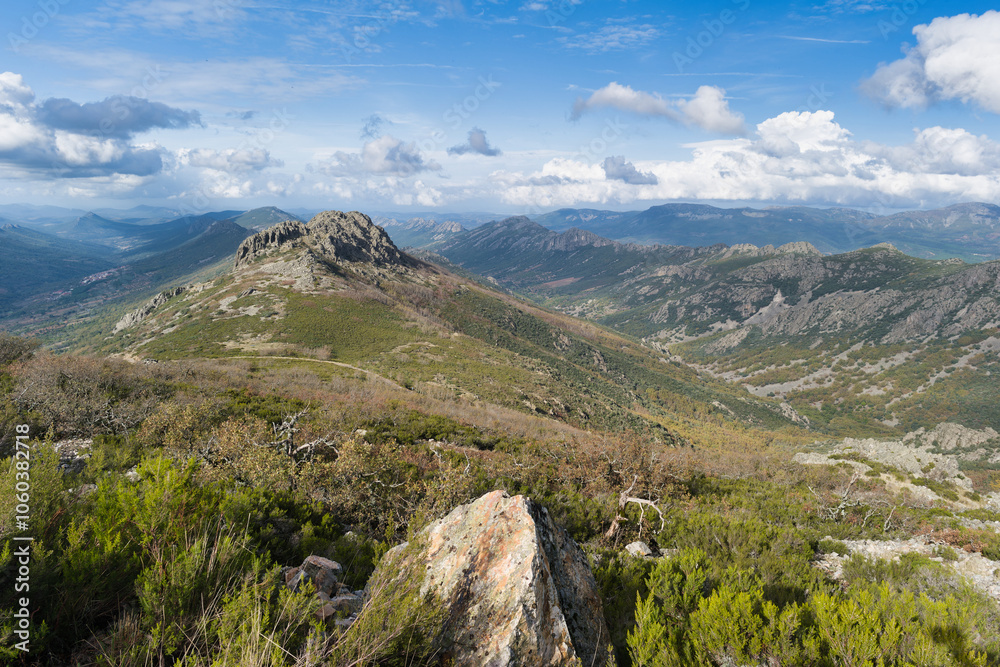 Fototapeta premium view, landscape, mountains, nature, autumn, sky, clouds, spain,