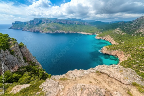 Kleine, aber feine Wanderung zum Felsentor Es Pontàs und der Küstenstadt Santanyí im Süden der Balleareninsel Mallorca - Spanien. Beautiful simple AI generated image photo