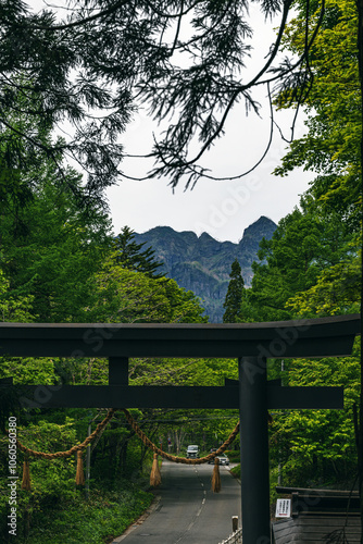 長野 戸隠神社 中社から戸隠山を望む