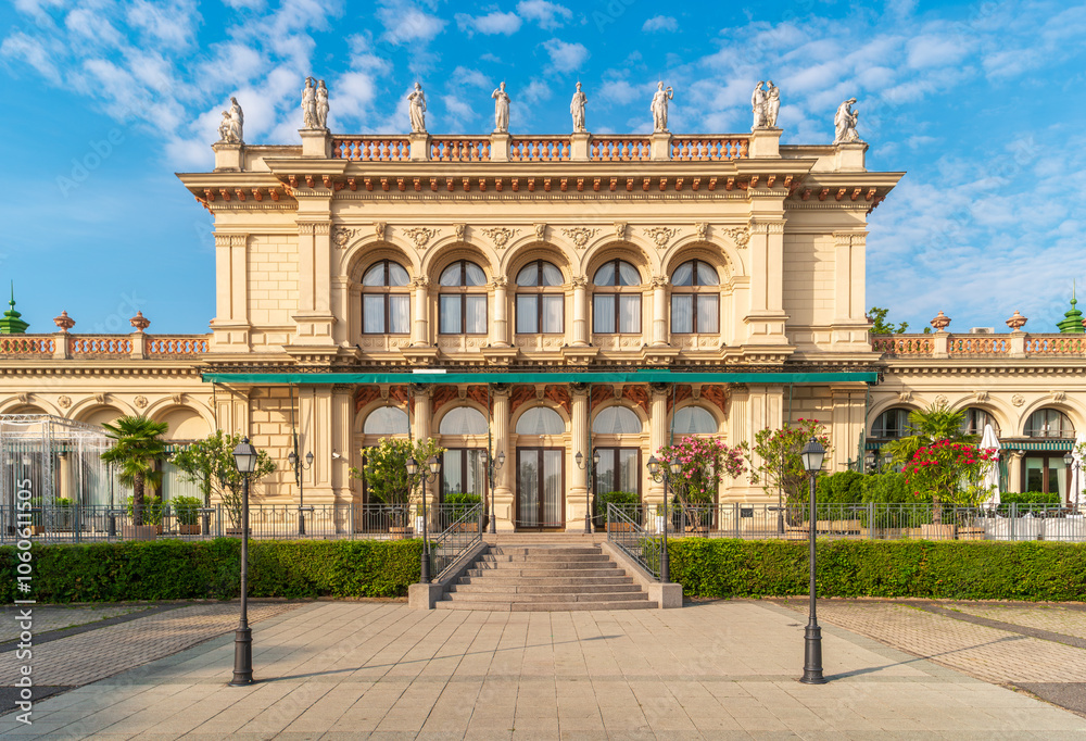 Fototapeta premium Vienna, Austria. View of the music hall Kursalon in Stadtpark public park.