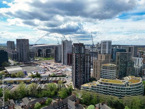 Foto Aerial View of Downtown and Central Wembley London City of England Great Britain
