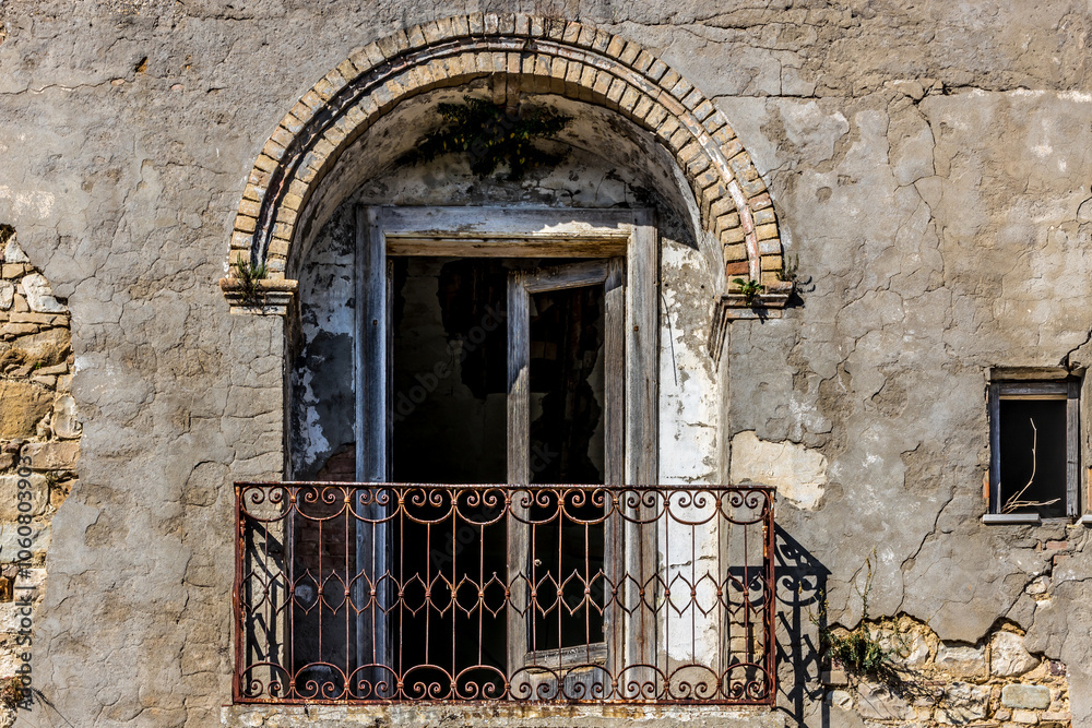 Abandoned ruins of the ghost town of Craco. A city abandoned due to an earthquake in the late 20th century. Province of Matera, Basilicata, Italy