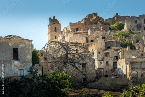 Obraz na płótnie Abandoned ruins of the ghost town of Craco. A city abandoned due to an earthquake in the late 20th century. Province of Matera, Basilicata, Italy w salonie