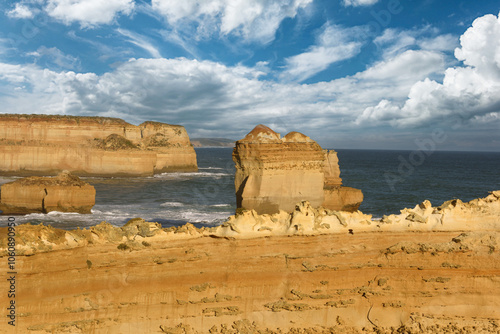 The Razorback rock formation at loch ard george by the 12 Apostles, Port Campbell National Park, Great Ocean Road, Victoria, Australien photo