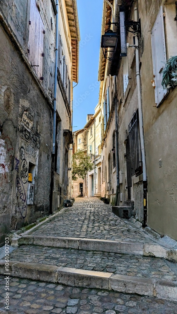 ARLES (Bouches-du-Rhône) ARLES (Bouches-du-Rhône)