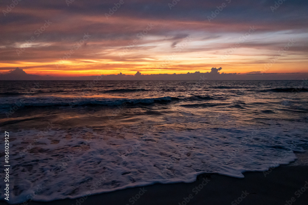 Obraz premium Sunset over Gulf of Mexico...