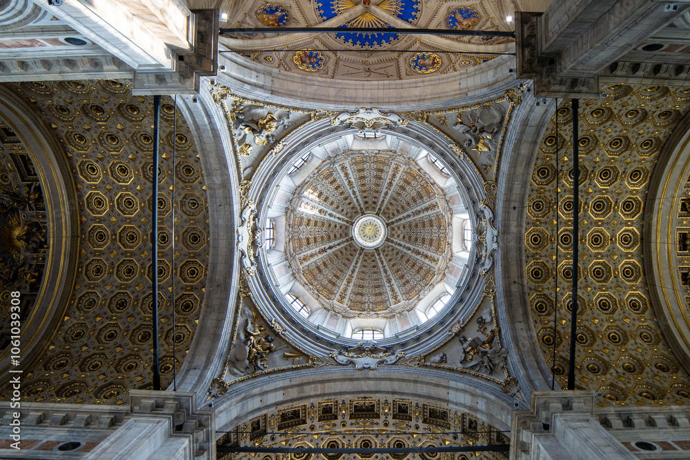 Como Cathedral, Lombardy, Italy - interior view