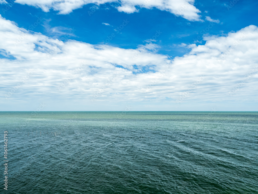 Obraz premium Landscape beautiful summer panorama wide horizon look viewpoint shore open sea beach cloud clean and blue sky background calm nature ocean wave water nobody travel at thailand chonburi sun day time