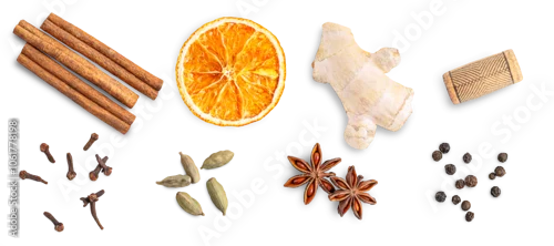 Obraz  z motywem Top view of group or collection of mulled wine spices mixture consists of cinnamon sticks, orange citrus slice, cloves, anise star, cardamom, fresh ginger, cork and black pepper isolated on white