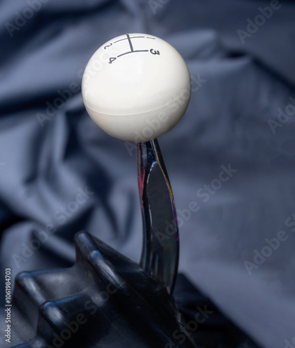 Obraz na płótnie Vintage gear stick of an old-timer w salonie