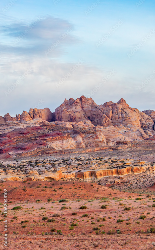 Fototapeta premium Breathtaking Desert Landscape of Utah at Sunset Light