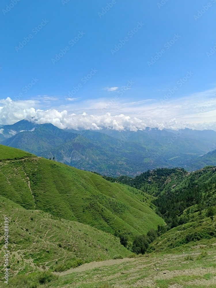 Naklejka premium landscape with sky and clouds