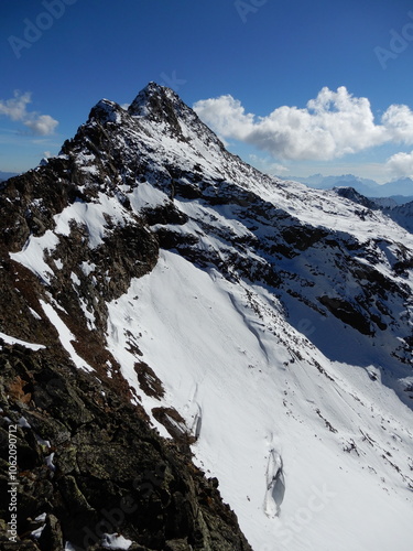 Blick zum Lenkstein 3236m photo