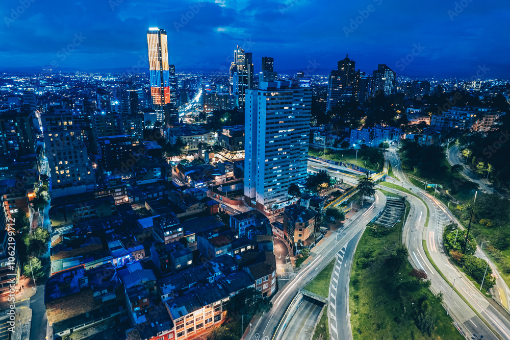 vista nocturna de la ciudad de Bogotá, Colombia