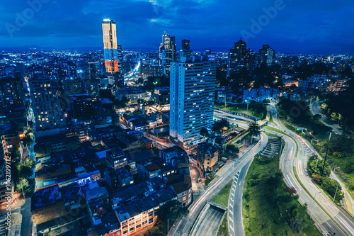 Obraz na płótnie vista nocturna de la ciudad de Bogotá, Colombia w salonie