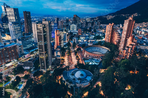 Obraz na płótnie vista nocturna de la ciudad de Bogotá, Colombia w salonie