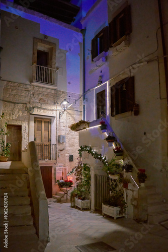 A walk in the old center of Polignano A Mare