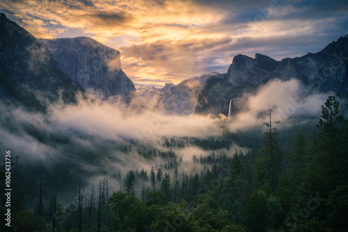Obraz na płótnie sunrise at the tunnel view in yosemite nationalpark, california, usa w salonie