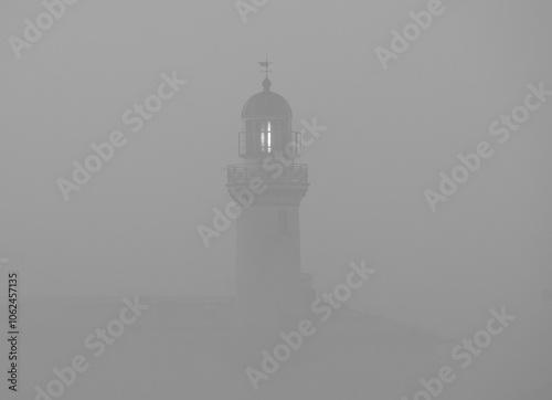 Leuchturm Warnemünde Nebel Müstig Besonderes Herbst photo