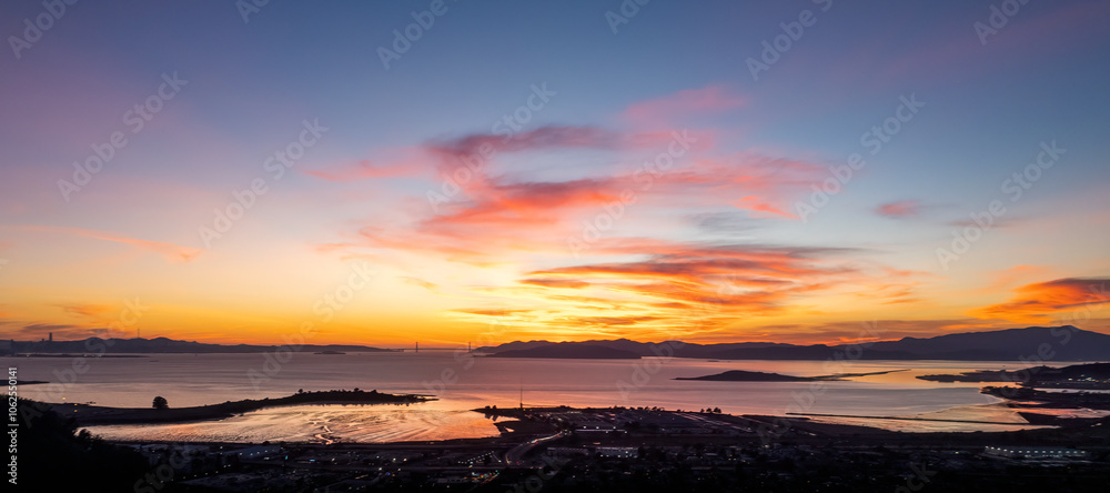 Sunset view from El Cerrito, CA looking towards the Golden Gate Bridge - Bay Area Sunset view from El Cerrito, CA looking towards the Golden Gate Bridge - Bay Area