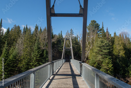 Le parc national de la Mauricie au Quebec Canada pendant l'automne photo