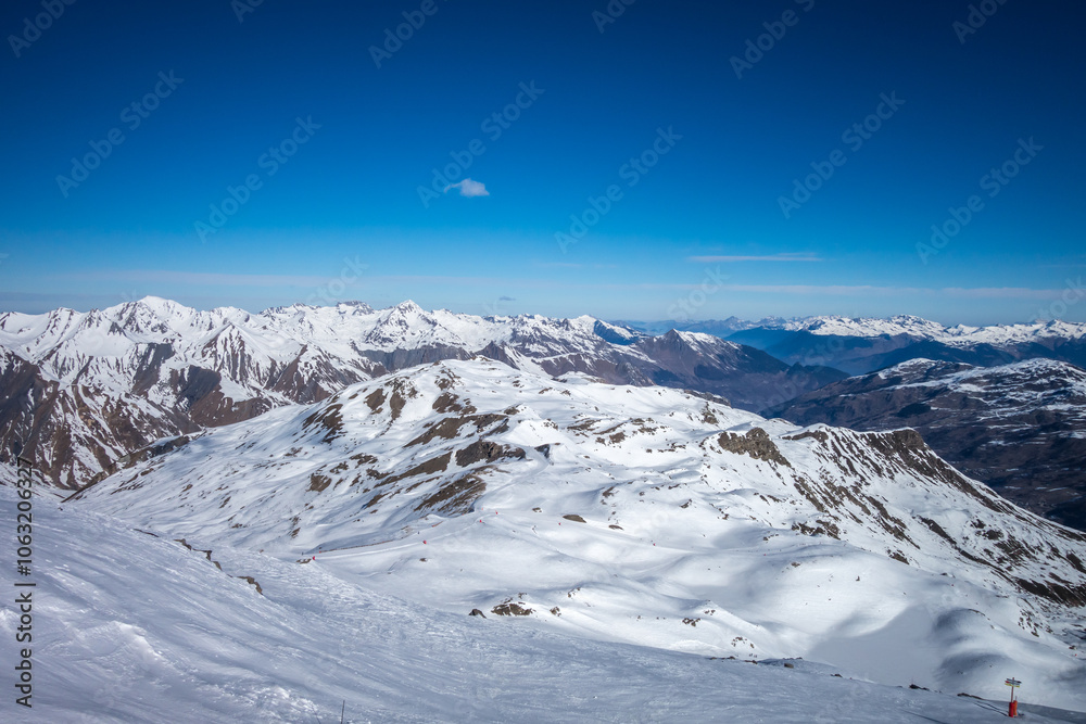 Φωτογραφία Ski slopes and mountains of Les Menuires in the french alps