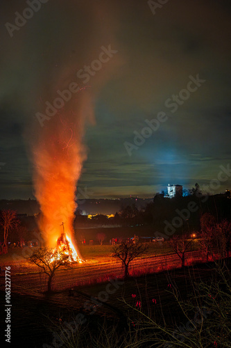 Ancient Christmas traditions in Friuli. Pignarul, Epiphany fires and fireworks that close the Christmas period.