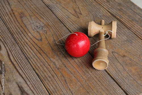 赤い球のけん玉