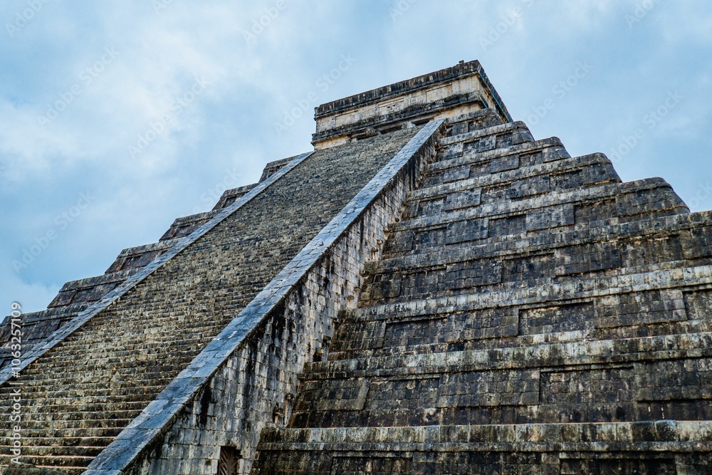 Pyramid of Kukulcan at Chichen Itza Pyramid of Kukulcan at Chichen Itza