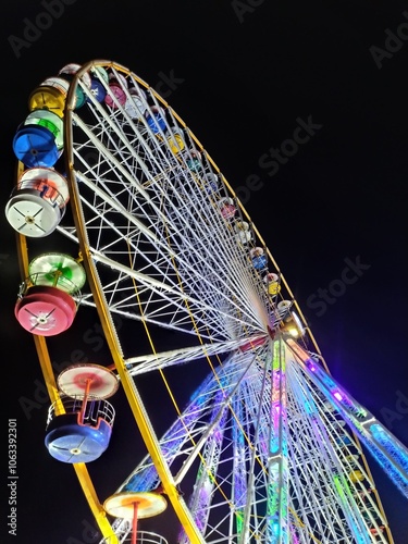 Roue fête Foraine de nuit