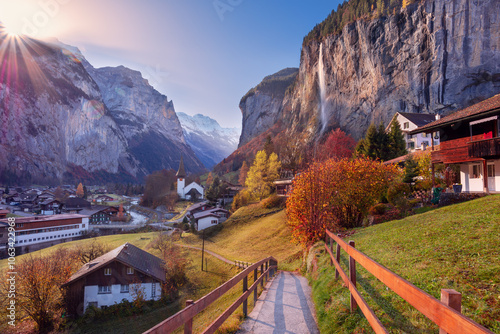 Obraz na płótnie Lauterbrunnen, Switzerland. Landscape image of iconic village Lauterbrunnen, located in Swiss Alps, Switzerland at beautiful autumn sunrise. w salonie