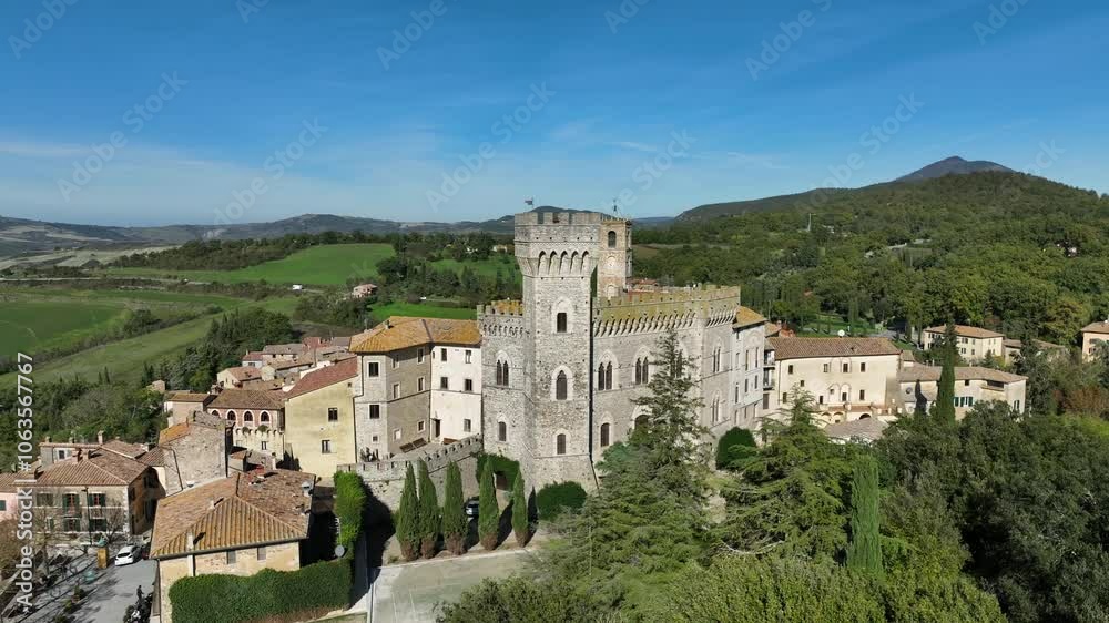 San Casciano dei Bagni, esclusiva meta turistica della Toscana in provincia di Siena. Italia.
Vista aerea del borgo medievale di San Casciano dei Bagni, attrazione turistica famosa per le sue acque te San Casciano dei Bagni, esclusiva meta turistica della Toscana in provincia di Siena. Italia.
Vista aerea del borgo medievale di San Casciano dei Bagni, attrazione turistica famosa per le sue acque te