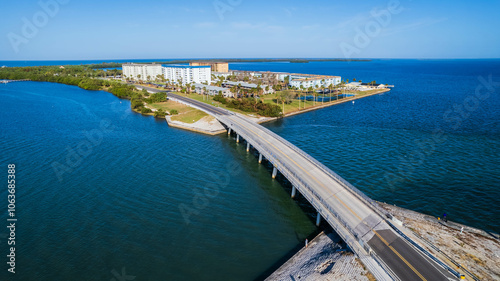 Wallpaper Mural Bridge Leading to Honeymoon Island Torontodigital.ca