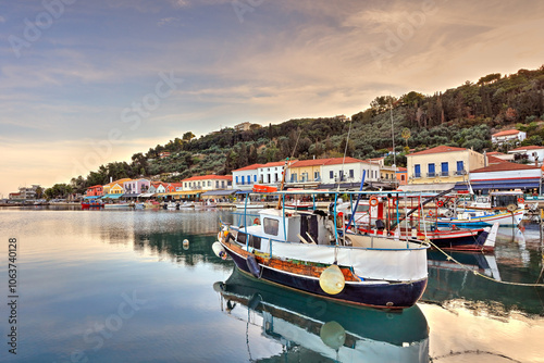 Fotografie The sunset at the port of Katakolo seaside town near Olympia, Greece