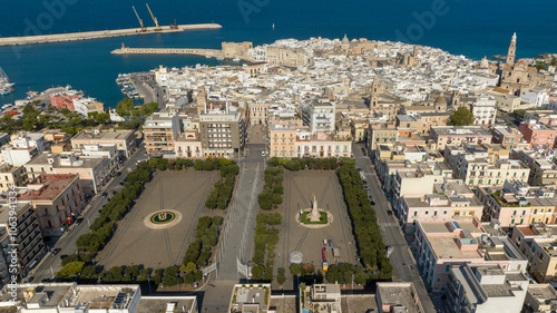 Obraz na plátně Aerial view of Piazza Vittorio Emanuele II (Victor Emmanuel II Square) in Monopoli