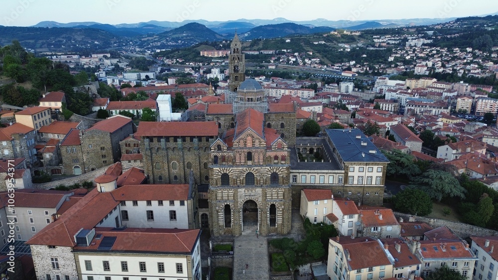 Obraz premium drone photo Le Puy-en-Velay cathedral france europe