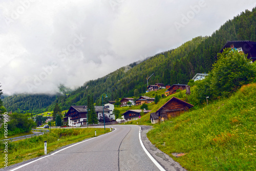 Gargellener Straße (L 192) zwischen St. Gallenkirch und Gargellen in Vorarlberg/Österreich photo