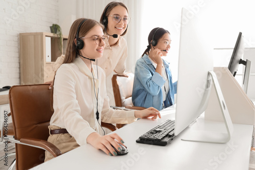 Female technical support ag...