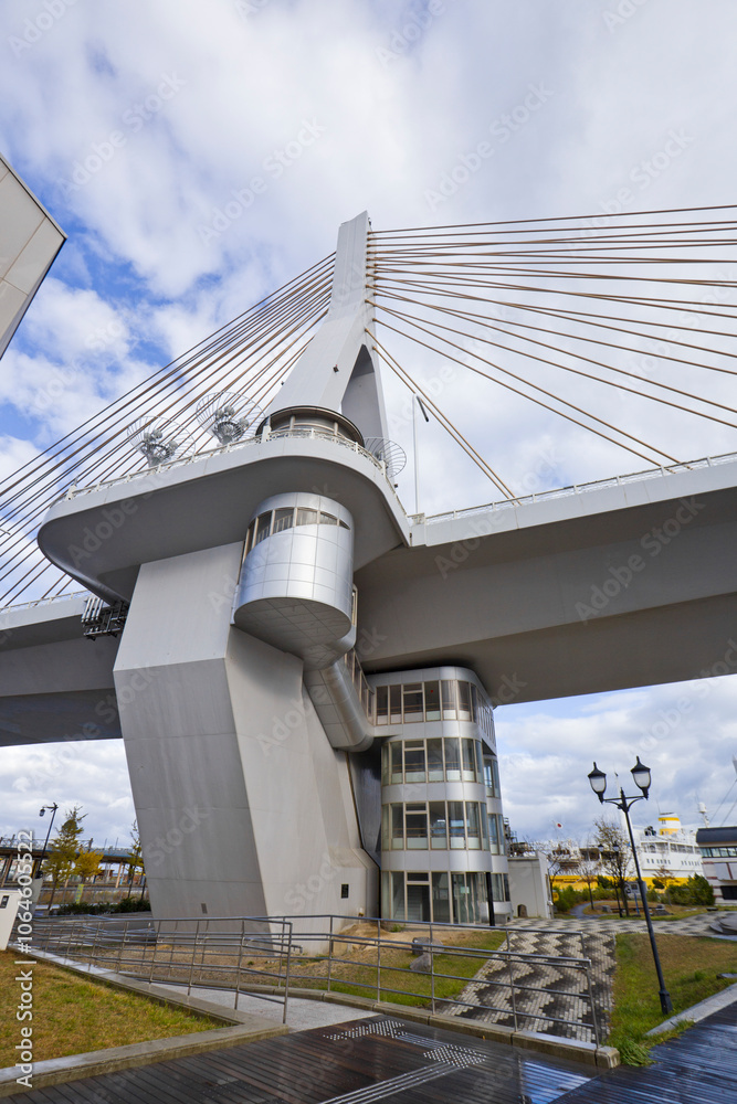 Obraz premium Aomori bay bridge and Aomori cityscape in autumn, Aomori, Tohoku, Japan.