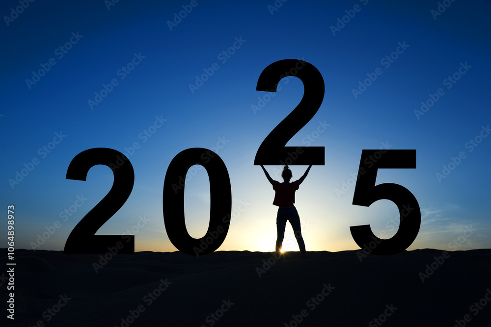 Φωτογραφία 2025, silhouette of a strong woman standing in the sunrise, women new year greet