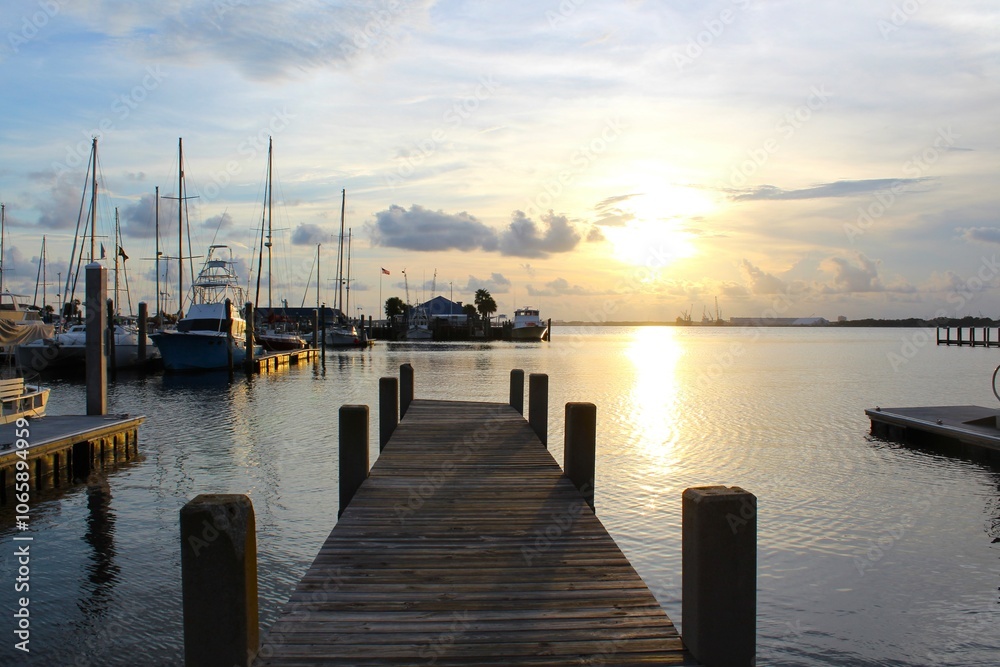 Obraz premium sunset on the pier