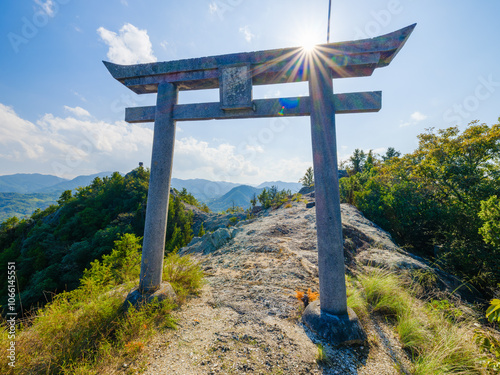 嶽山の天空の鳥居 香川県の三木町