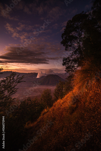 Obraz na płótnie sunset in the mountains w salonie