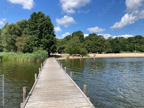 Landschaft am Steinhuder Meer mit Bootssteg am Badestrand Weiße Düne photo
