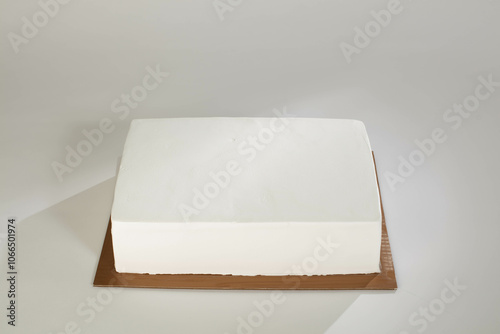 Round and rectangle cake Top view White background Mock up cake