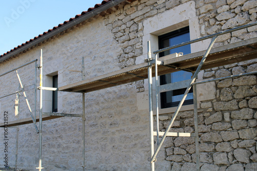 Chantier rénovation joints en pierre, avant et après photo