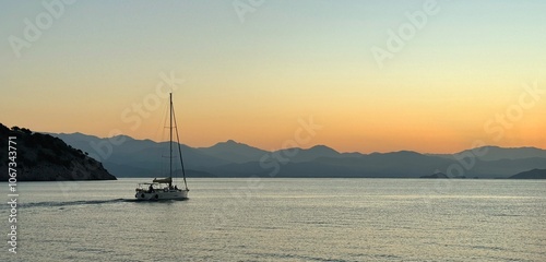 Obraz na płótnie Beautiful sky of sunrise at Gethiye Gulf in Turkey w salonie