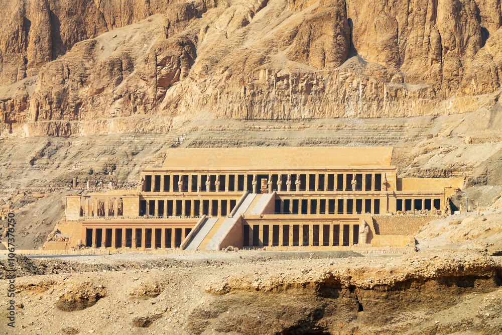 Φωτογραφία View of the mortuary temple of Hatshepsut near Luxor, Egypt